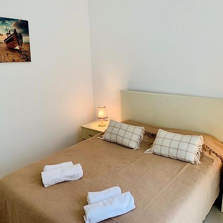 Beautiful & Quiet Two-Bedroom Apartment With Private Garden Lukomorye C1 キレニア エクステリア 写真