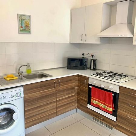 Beautiful & Quiet Two-Bedroom Apartment With Private Garden Lukomorye C1 キレニア エクステリア 写真