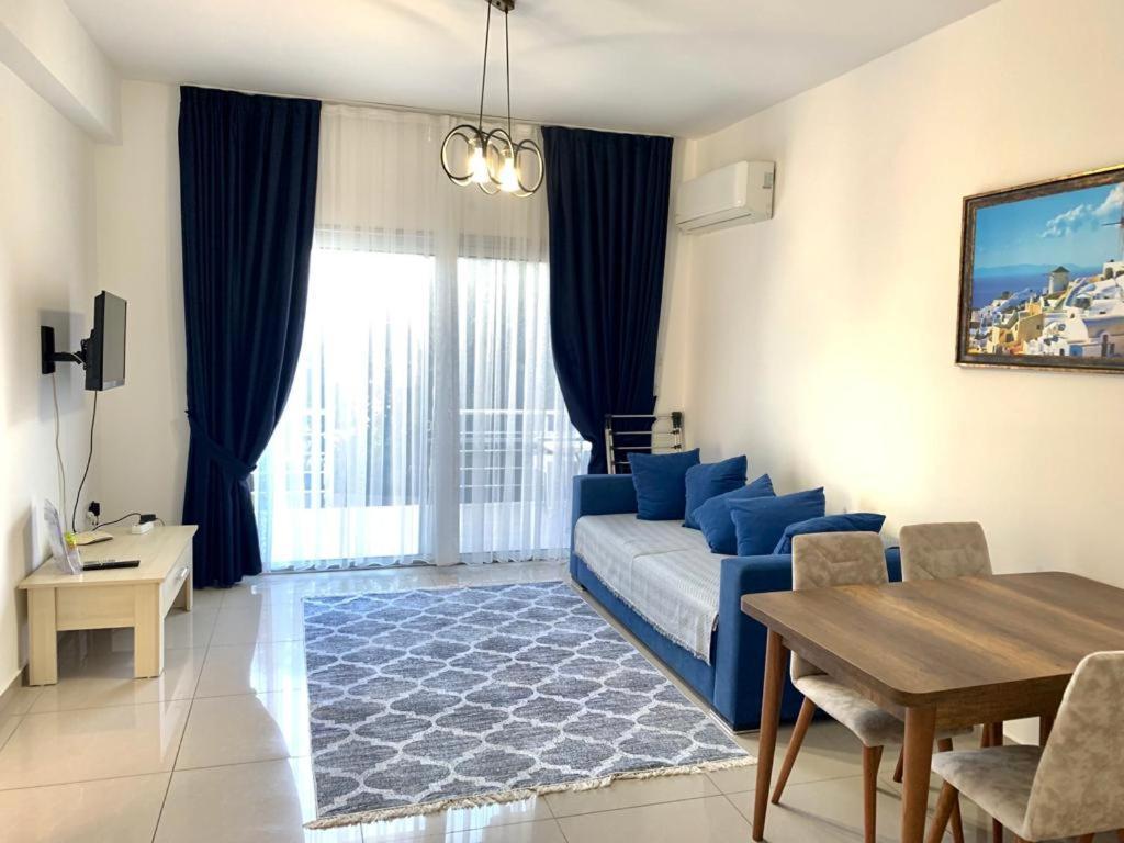 Beautiful & Quiet Two-Bedroom Apartment With Private Garden Lukomorye C1 キレニア エクステリア 写真