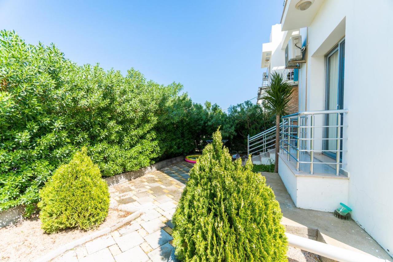 Beautiful & Quiet Two-Bedroom Apartment With Private Garden Lukomorye C1 キレニア エクステリア 写真